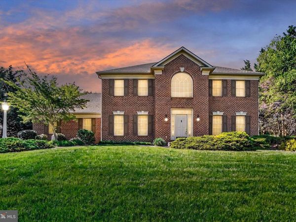 1045 WYNDWARD COURT, YORK, PA 17403