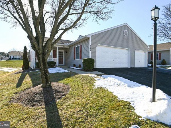 3025 LAKEFIELD ROAD, Unit 3025, YORK, PA 17402
