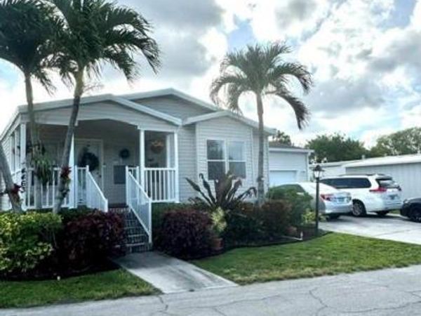 4463 Edwina Lane , Unit 484, Lake Worth, FL 33463