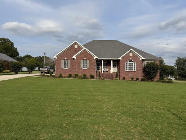 216 Meadow Ln, Russellville, AL 35653