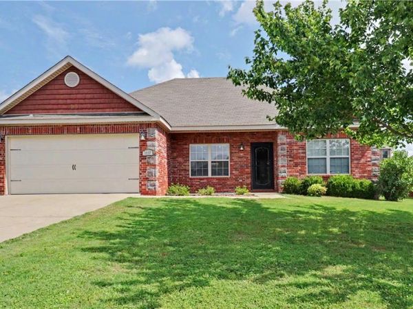 5003 Cross Creek Boulevard , Rogers, AR 72758