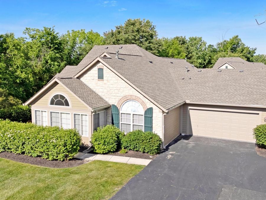 7390 Falls View Circle , Delaware, OH 43015 Photo 1