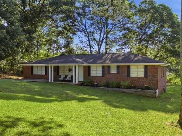 112 Pine Street SW, Calhoun, GA 30701