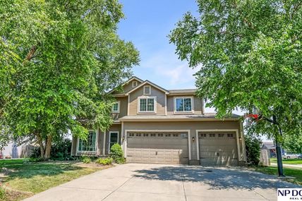 1709 Diane Street, Papillion, NE 68046