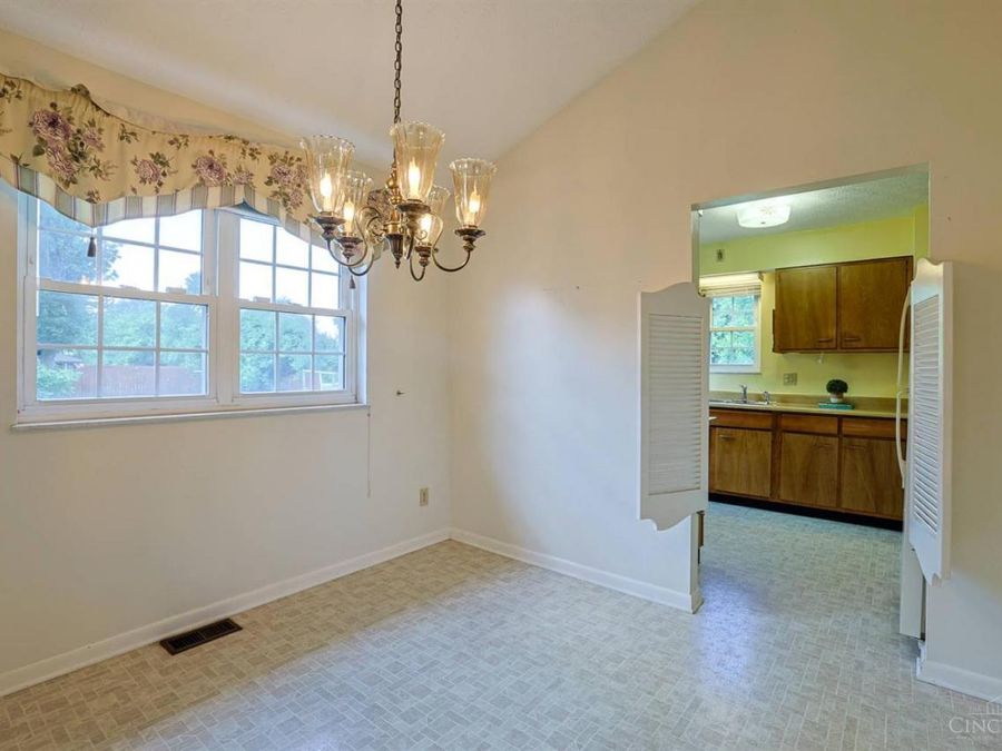 8285 Taffy Drive, West Chester, OH 45069 Photo 10