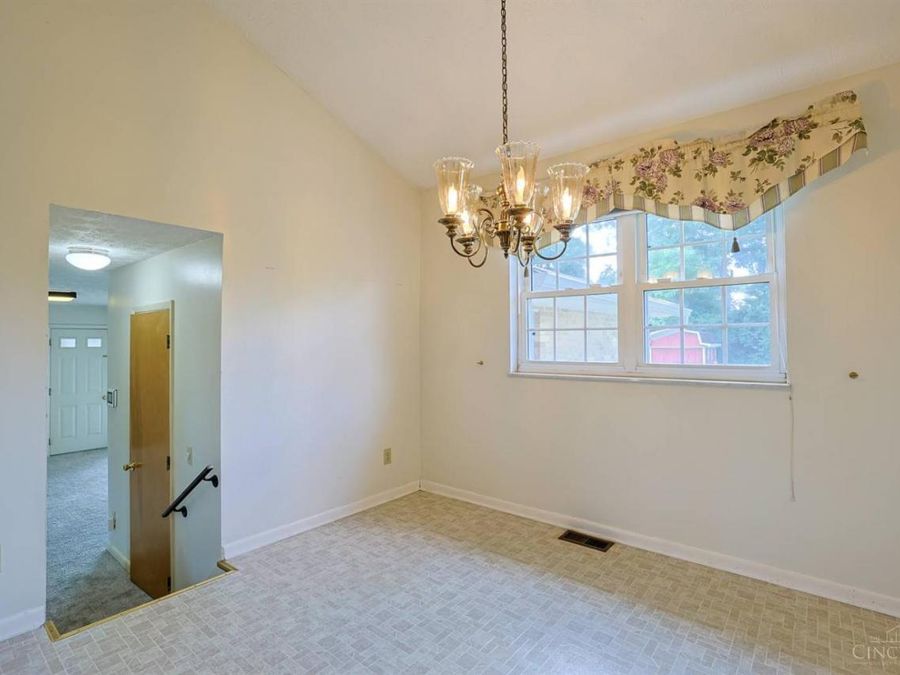 8285 Taffy Drive, West Chester, OH 45069 Photo 12