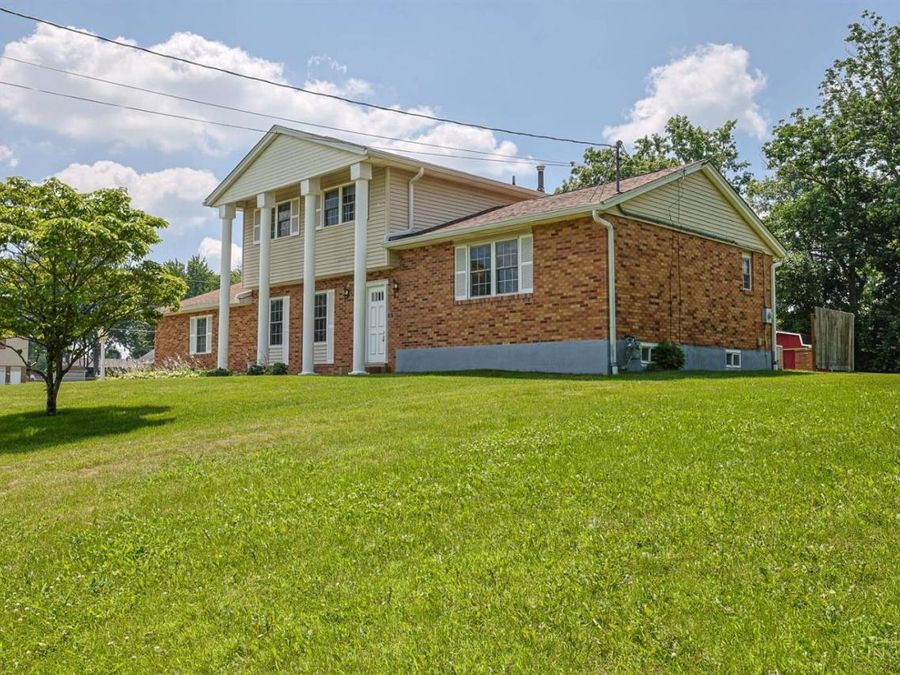 8285 Taffy Drive, West Chester, OH 45069 Photo 2