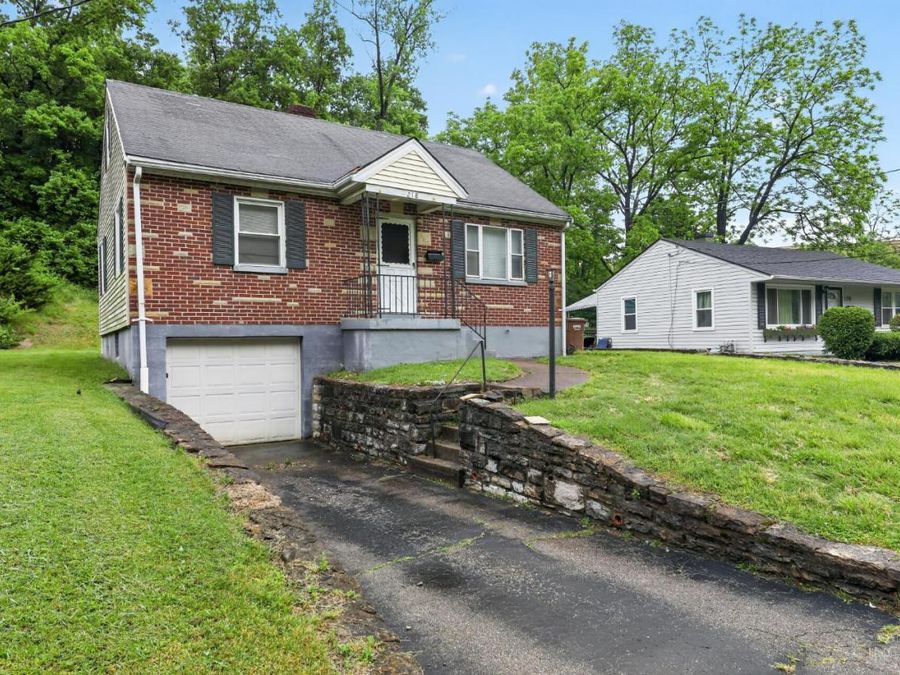 218 Ridgeway Road, Cincinnati, OH 45216 Photo 1