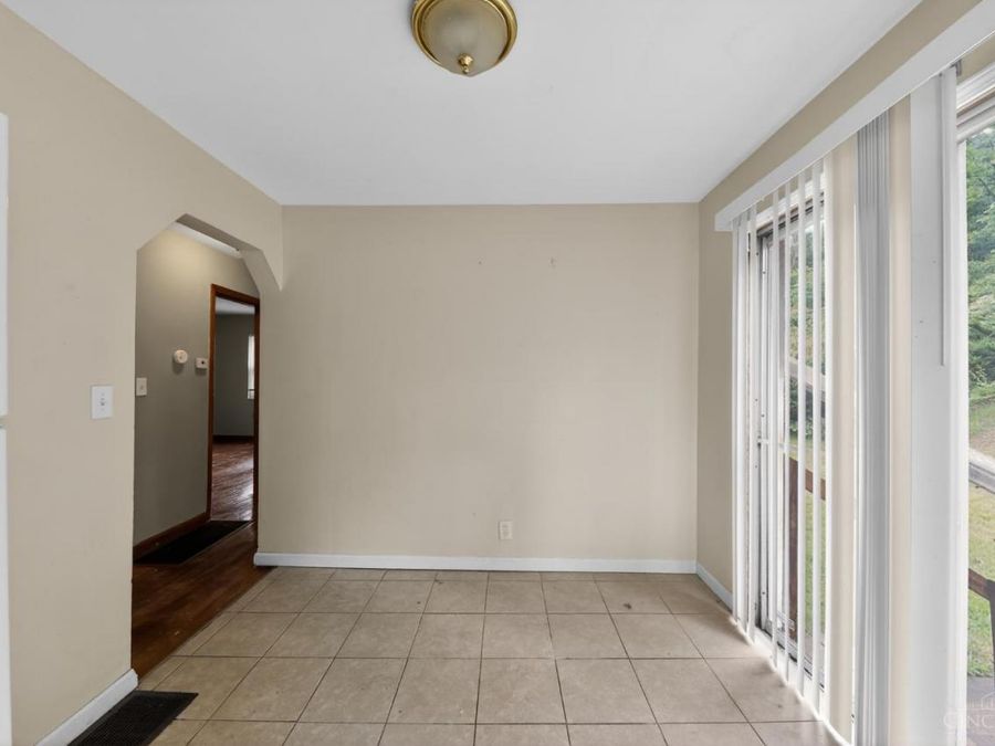 218 Ridgeway Road, Cincinnati, OH 45216 Photo 11