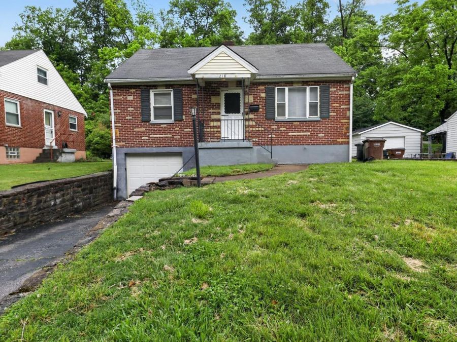 218 Ridgeway Road, Cincinnati, OH 45216 Photo 3