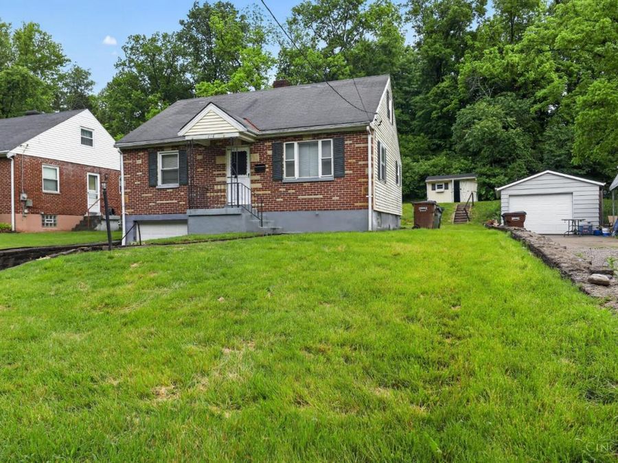 218 Ridgeway Road, Cincinnati, OH 45216 Photo 4