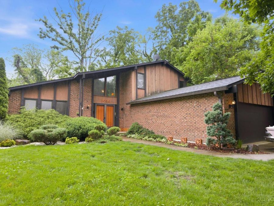 2056 Persimmon Court, Springfield Township, OH 45231 Photo 1