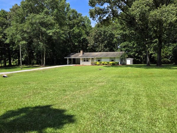 37 Madden Rd., Hattiesburg, MS 39402