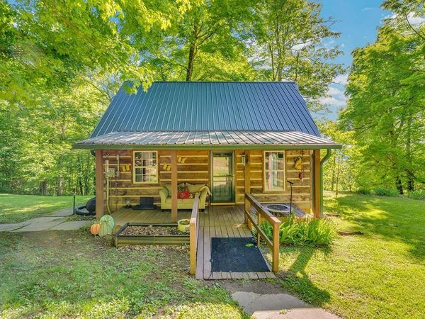 755 Woody Rd , Byrdstown, TN 38549