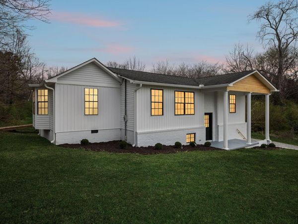614 Shoemaker Street , Athens, TN 37303