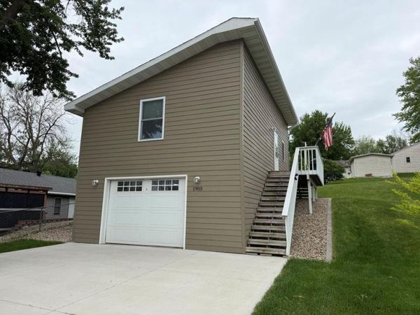 1903 Mark Drive , Albert Lea, MN 56007