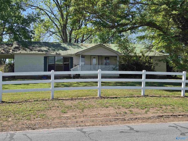 4318 County Road 38, Section, AL 35771