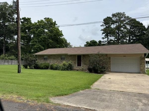 1119 Adams S , DeWitt, AR 72042