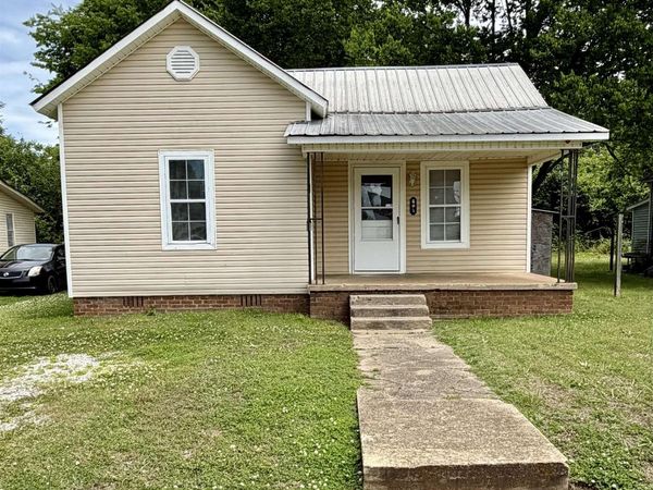602 Atlanta Ave N, Sheffield, AL 35660