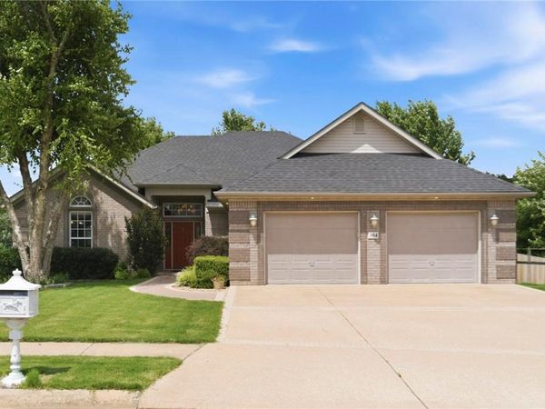 304 SW Duke Avenue , Bentonville, AR 72712