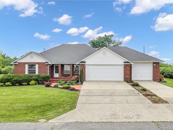 2202 W Green Acres Drive , Rogers, AR 72758