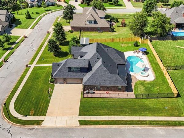 1255 Edinburgh Loop , Elm Springs, AR 72762