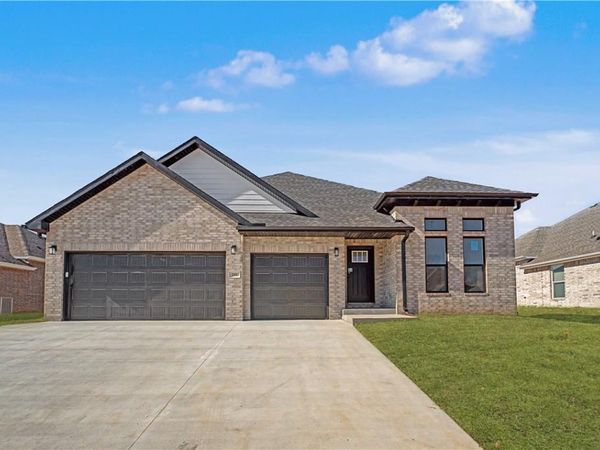 1020 Ari Avenue , Centerton, AR 72719
