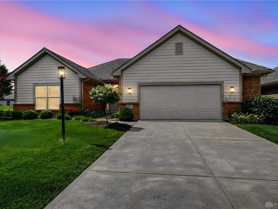 884 Saint Simons Lane, Centerville, OH 45458 Photo 1