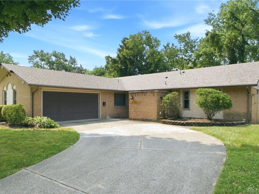 2744 Corlington Drive, Kettering, OH 45440 Photo 1