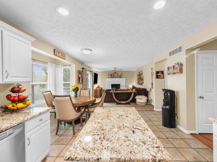 7972 Kennesaw Drive, West Chester, OH 45069 Photo 17