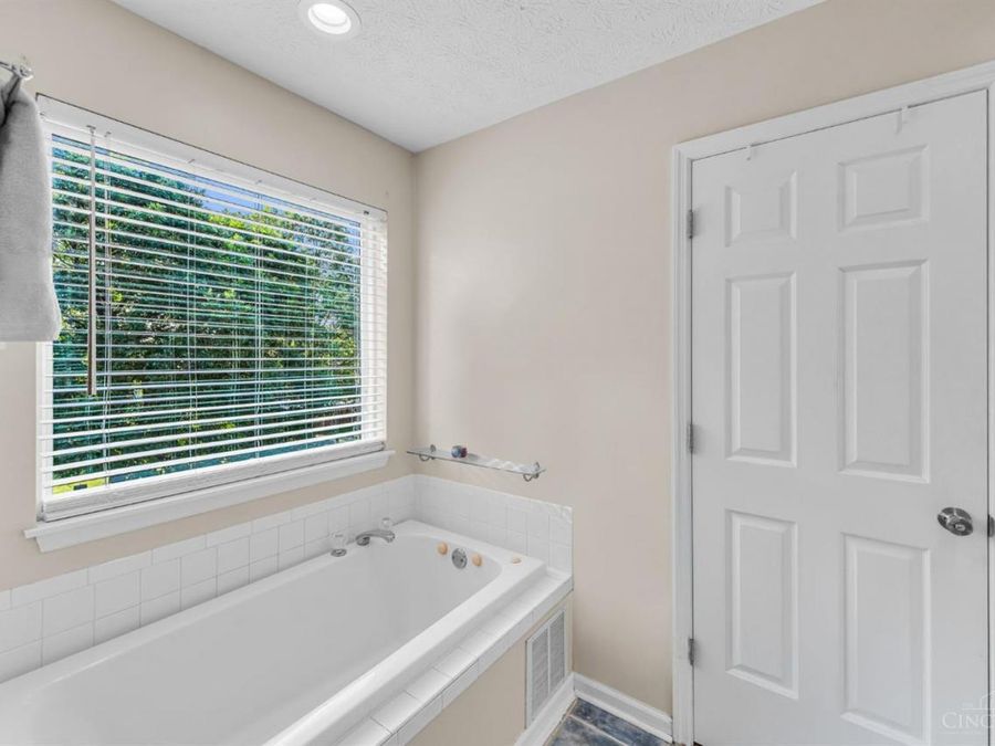 7972 Kennesaw Drive, West Chester, OH 45069 Photo 34