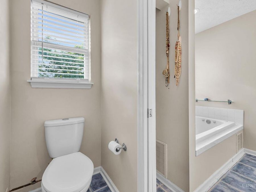 7972 Kennesaw Drive, West Chester, OH 45069 Photo 36