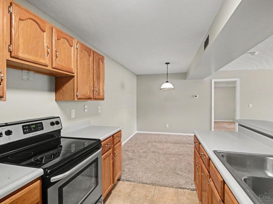 9901 Regatta Drive, Unit 105, Colerain Township, OH 45252 Photo 8