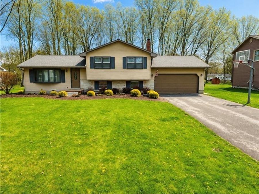 6779 Colleen Drive , Boardman, OH 44512 Photo 1