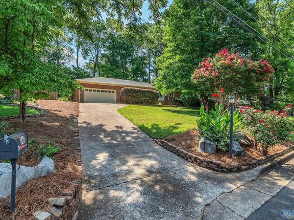 7611 Peacock Drive SW, Huntsville, AL 35802