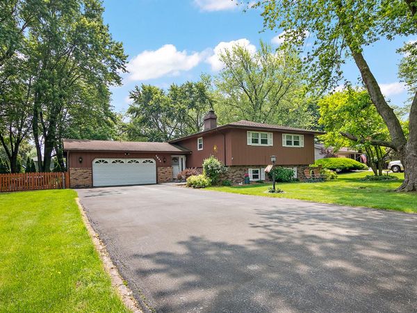 5844 Muriel Lane , St. Anne, IL 60964