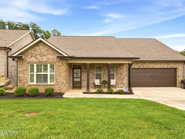 1683 Mountain Drive , Lenoir City, TN 37772