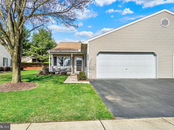 2022 FAVERSHAM WAY, Unit 2022, YORK, PA 17402