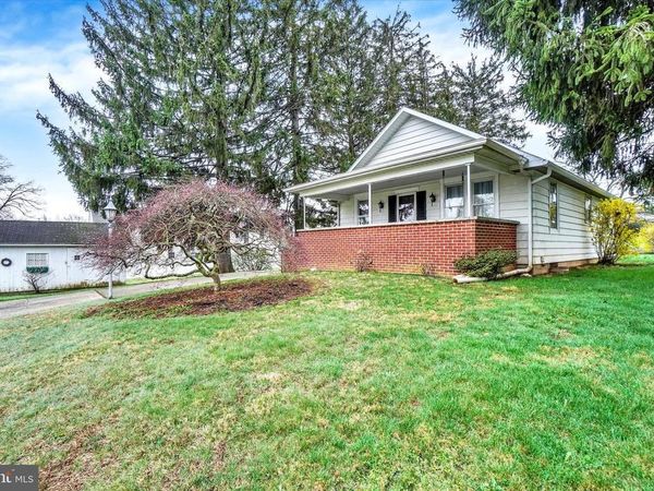 26 OAK STREET, YORK, PA 17402