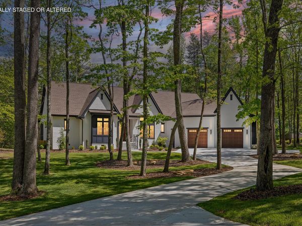 221 Lookout Crest Lane, Lookout Mountain 30750