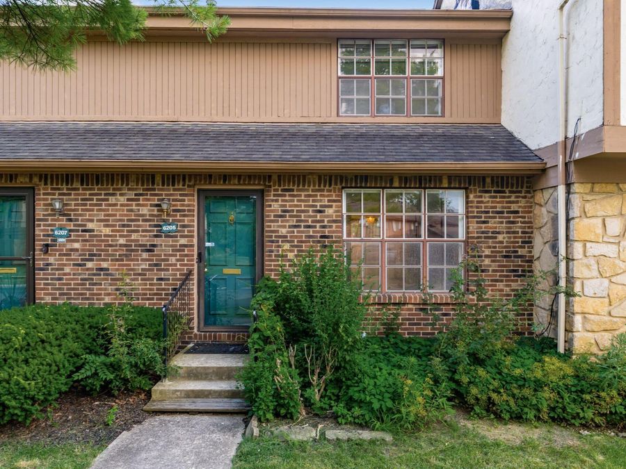 6205 Stornoway Drive S, Columbus, OH 43213 Photo 1