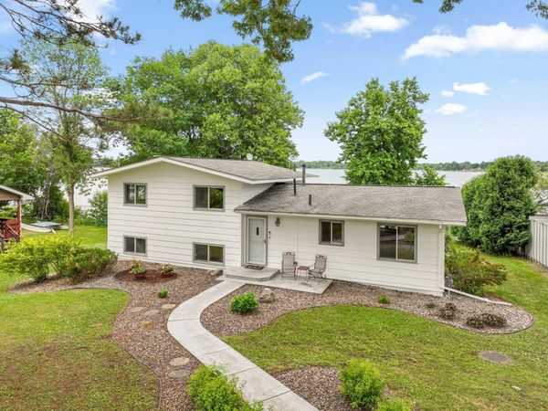 11935 Oak Street , Chisago City, MN 55013