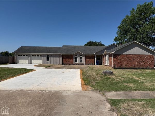302 Clement , West Memphis, AR 72301