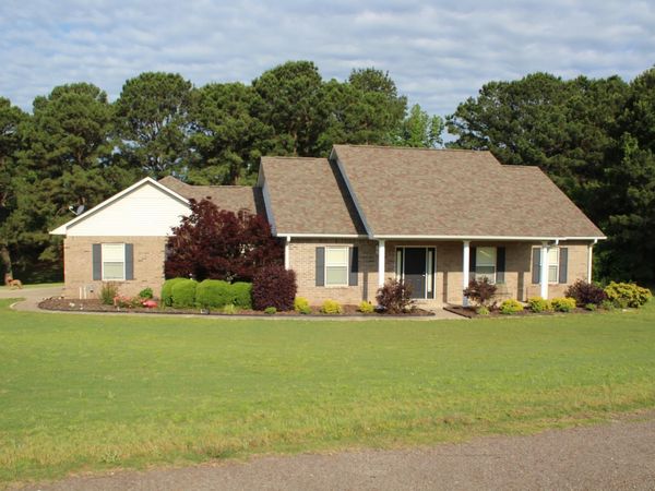 303 Doe Run St. , Nashville, AR 71852