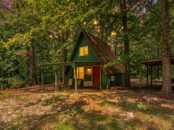 17 Mary , Hardy, AR 72542
