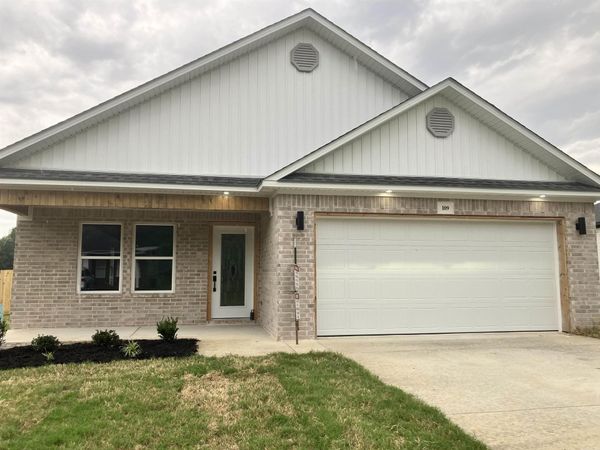 109 florida E , Beebe, AR 72012