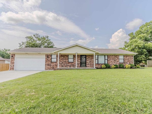 1204 Michael St , Paragould, AR 72450