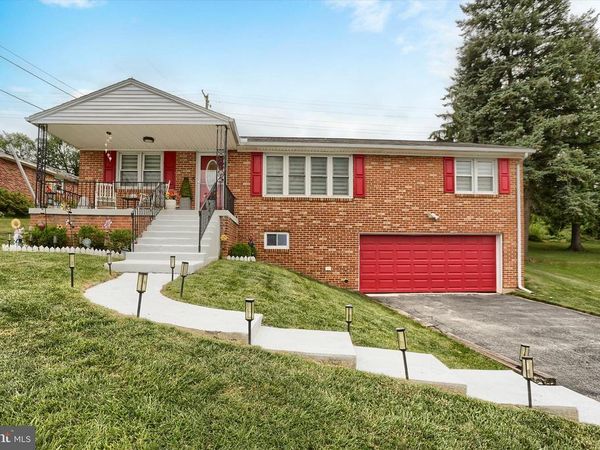 2508 EASTWOOD DRIVE, YORK, PA 17402