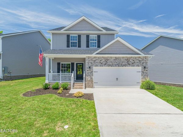 102 E Fortenberry St, Oak Ridge, TN 37830