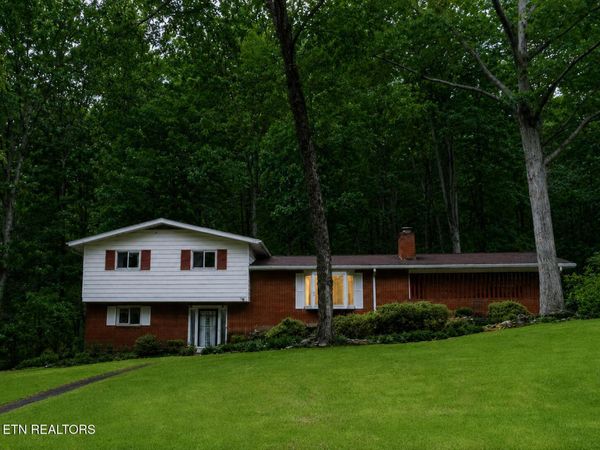 139 Nebraska Ave, Oak Ridge, TN 37830